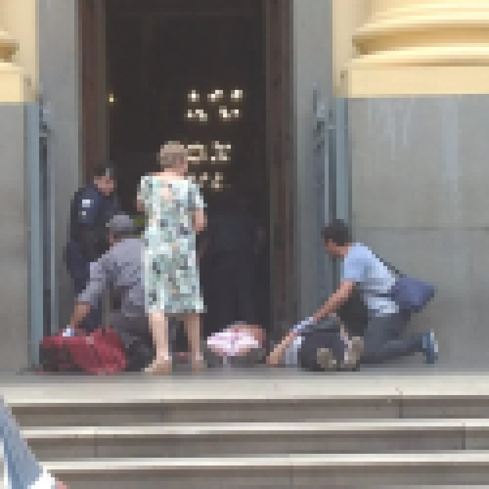 Homem invade catedral de Campinas, mata quatro pessoas e comete suicÃ­dio