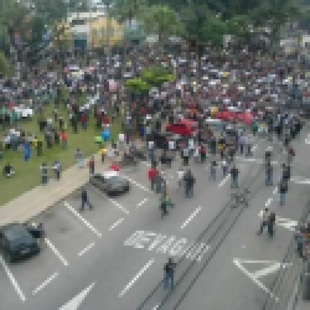 Acompanhe as imagens da ManifestaÃ§Ã£o que estÃ¡ ocorrendo hoje em Sorocaba