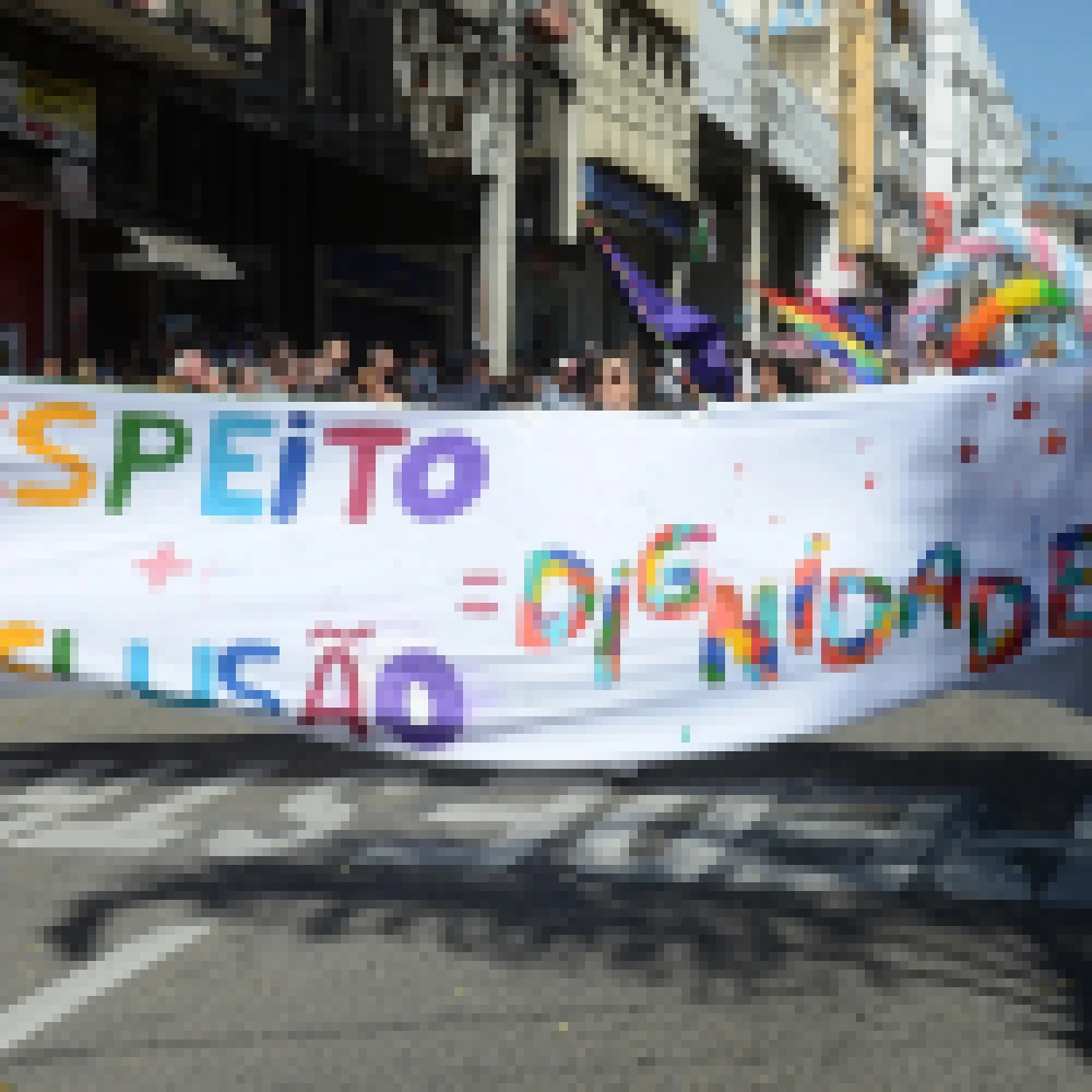 Desfile cÃ­vico Ã© acompanhado por cerca de 4 mil pessoas