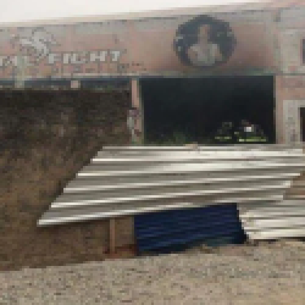 GalpÃ£o abandonado pega fogo na Itavuvu