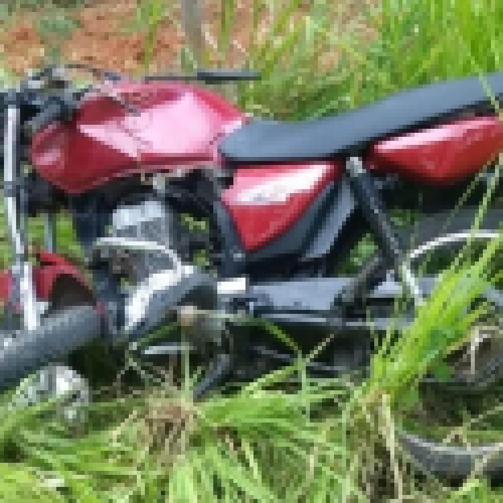 ColisÃ£o entre carro e moto deixa uma pessoa ferida na estrada Sorocaba-IperÃ³