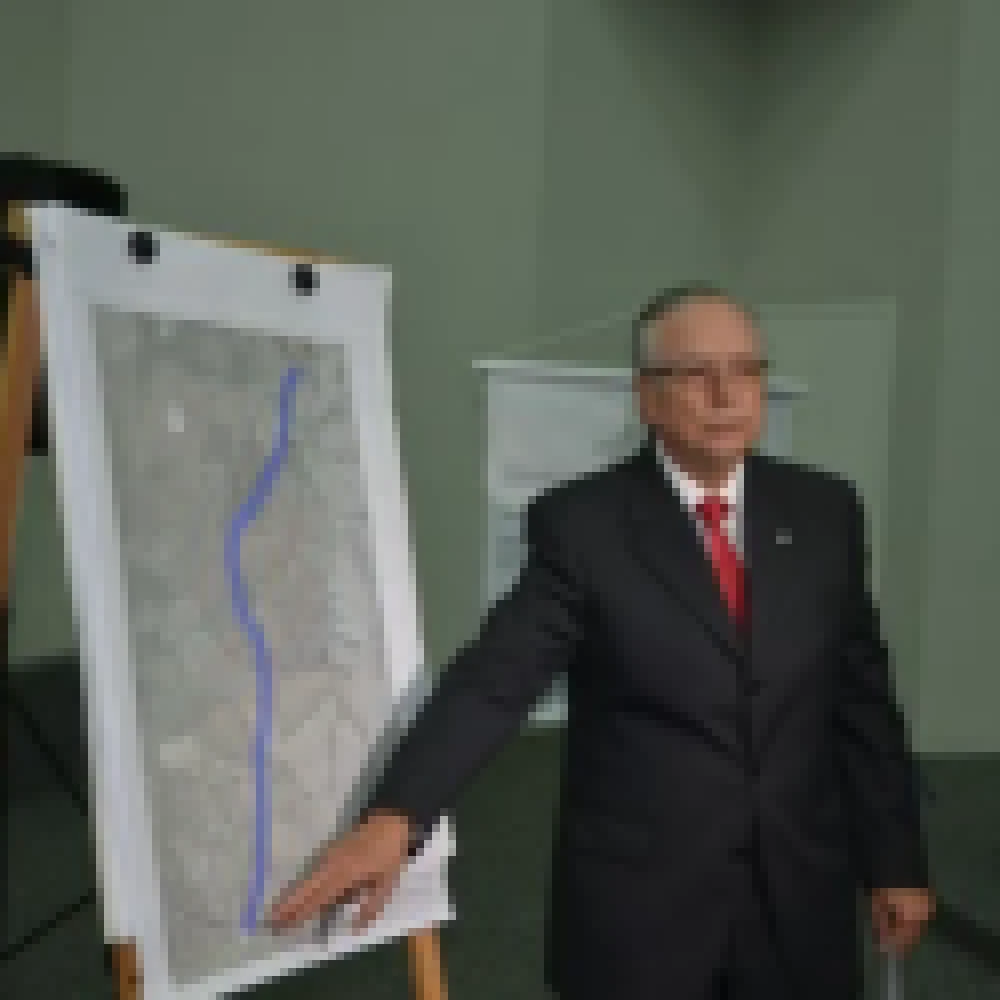 Prefeito Crespo constrÃ³i anel viÃ¡rio para ligar a Cruz de Ferro Ã  Raposo Tavares