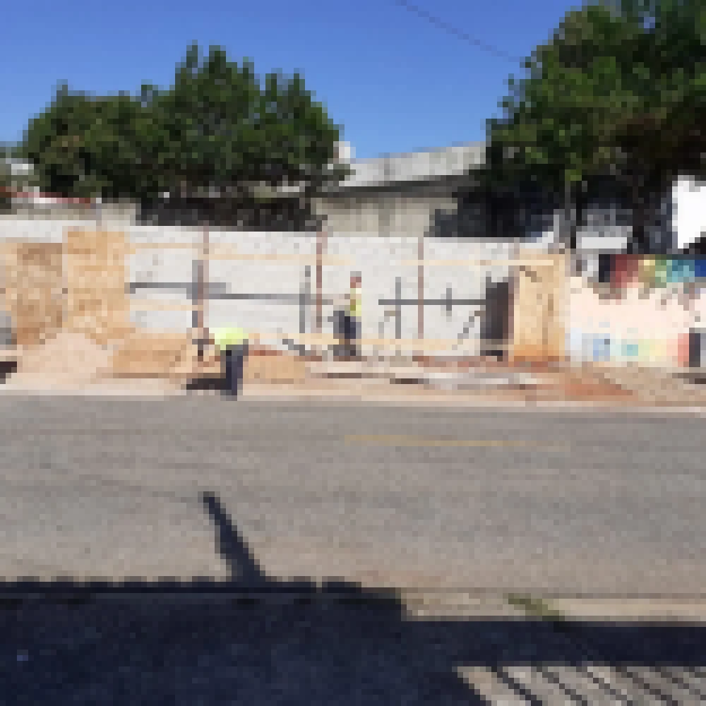 Prefeitura conclui nesta quarta-feira reconstruÃ§Ã£o de muro da EM â€œTereza Ciambelli Gianiniâ€�