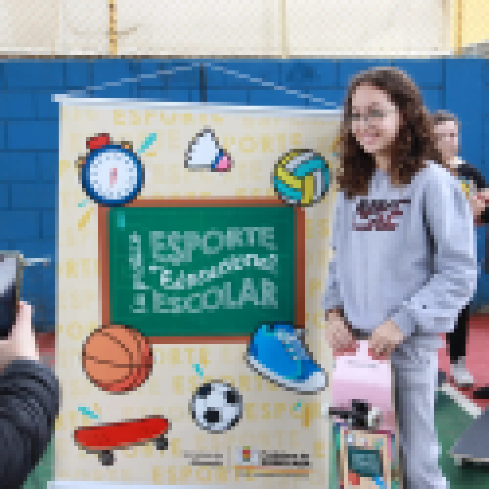 Alunos da rede pÃºblica municipal tÃªm aula inaugural de skate pelo projeto â€œEu Pratico Esporte Educacional Escolarâ€�