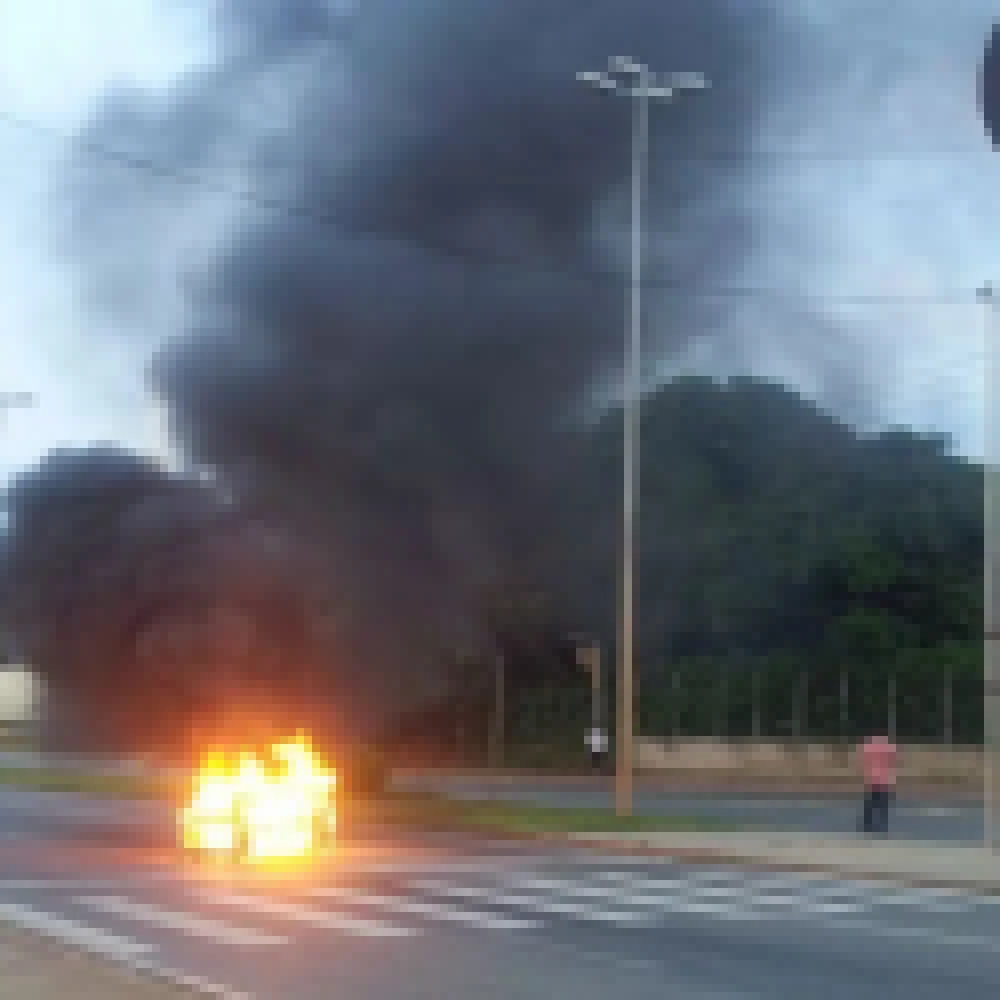 Protesto por Falta de Ã¡gua interdita a Avenida Ipanema