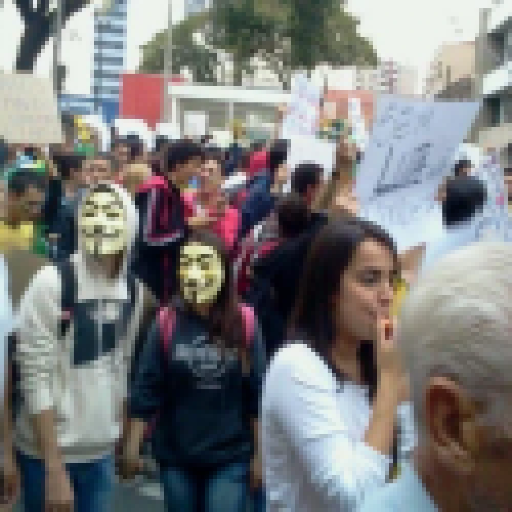 Acompanhe as imagens da ManifestaÃ§Ã£o que estÃ¡ ocorrendo hoje em Sorocaba