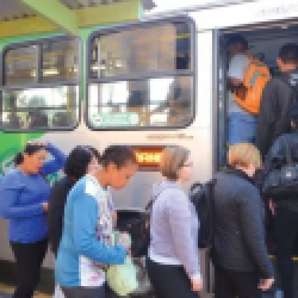 Linha de Ã´nibus do Residencial CarandÃ¡ Ã© novamente alvo de reclamaÃ§Ãµes