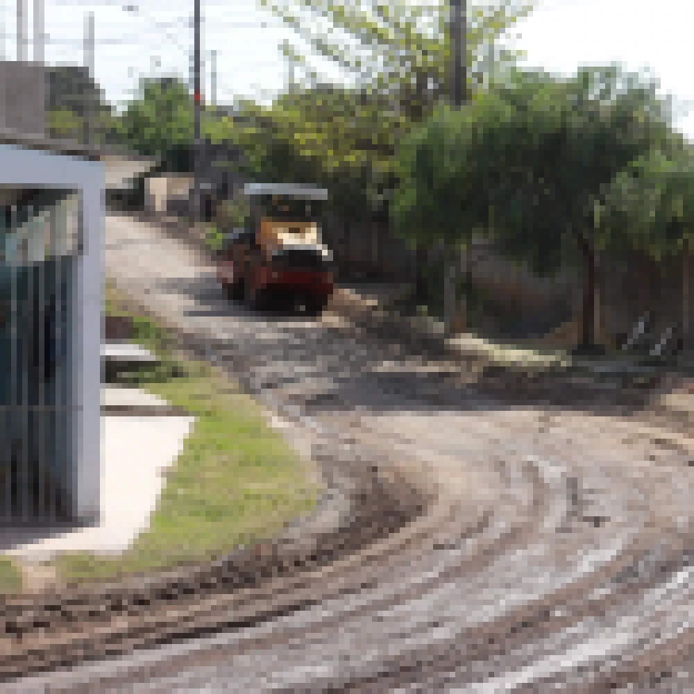 Prefeitura realiza serviÃ§os de manutenÃ§Ã£o em ruas de terra no Jardim Marli