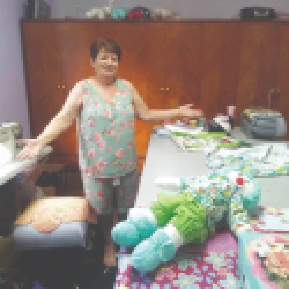 Costurando bonecas e sonhos: VÃ³ Adirce e a dedicaÃ§Ã£o em fazer crianÃ§as mais felizes