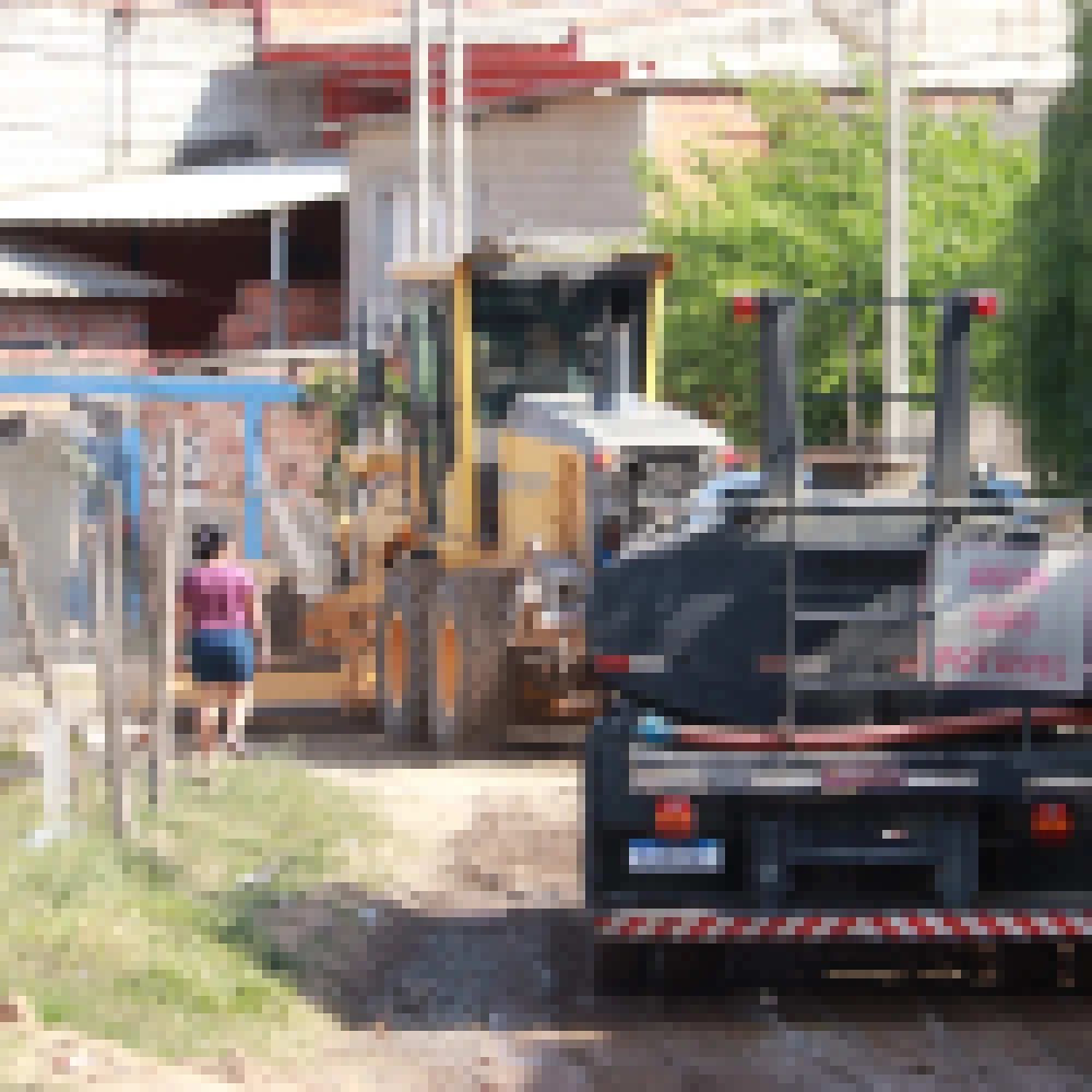 Prefeitura realiza serviÃ§os de manutenÃ§Ã£o em ruas de terra no Jardim Marli