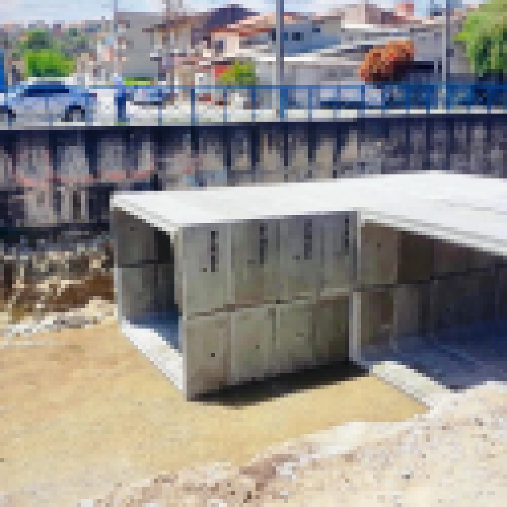 Saae/Sorocaba instala aduelas para construÃ§Ã£o de nova ponte no Jd. Prestes de Barros