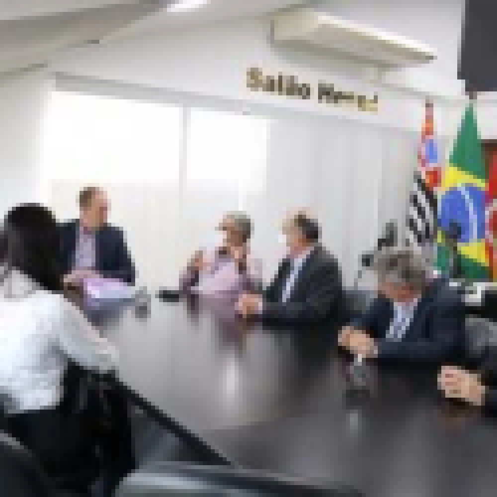 Prefeitura renova convÃªnio com Hospital Santa Lucinda por mais dois anos