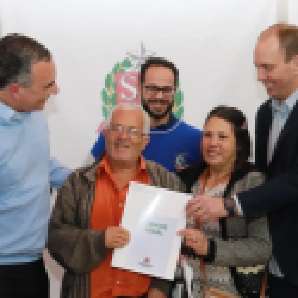 196 famÃ­lias do Jardim Humberto de Campos recebem tÃ­tulos de propriedade de imÃ³veis nesta quarta-feira (10)