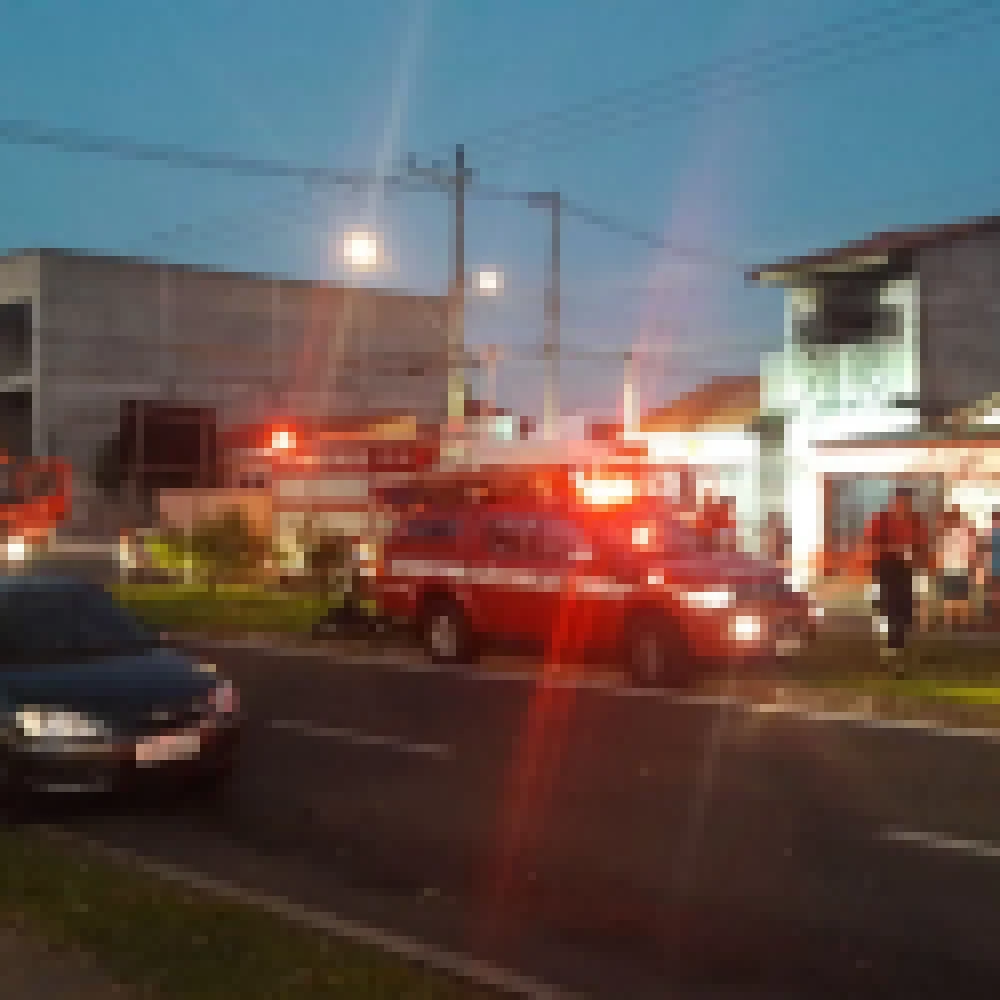 Duas pessoas morrem em incÃªndio na Avenida Arthur Bernardes