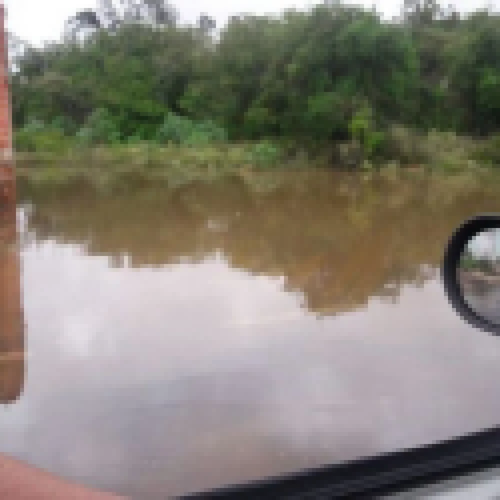 Chuva traz transtornos para moradores do Bairro VitÃ³ria RÃ©gia