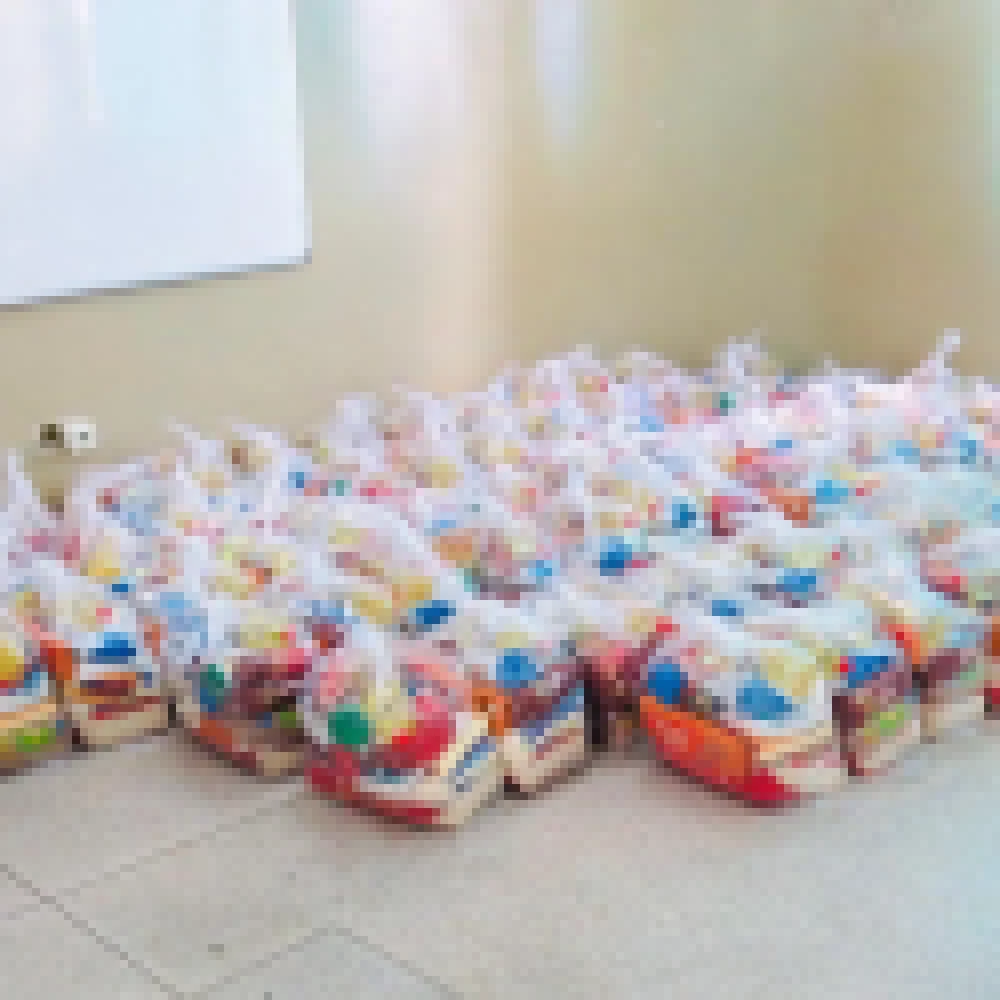 Diferente de Sorocaba, Prefeitura de IperÃ³ distribui mais de 2 mil marmitex (merenda) e mini cestas bÃ¡sicas aos alunos