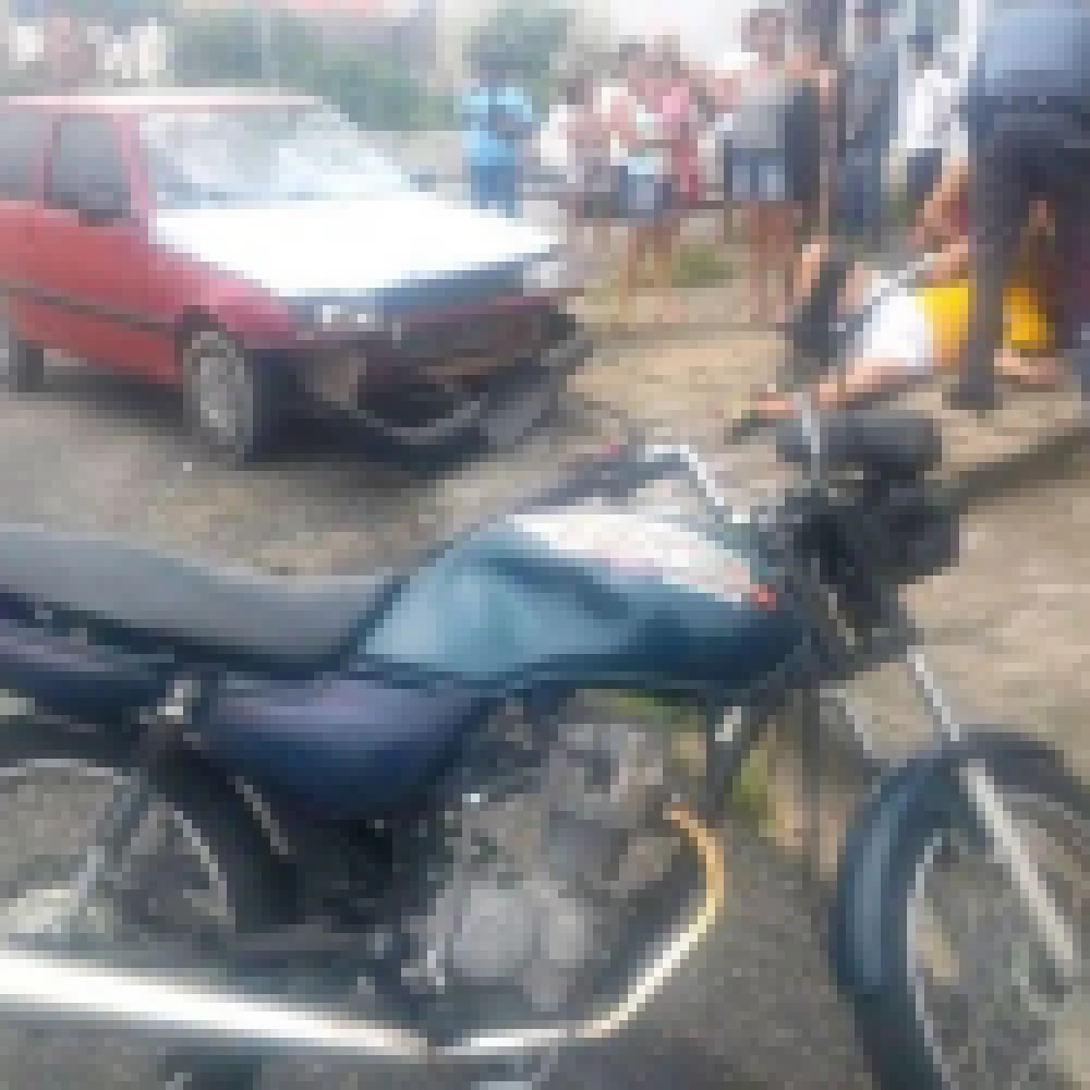 Motociclista Ã© atingido por veÃ­culo no Parque VitÃ³ria RÃ©gia e fica ferido