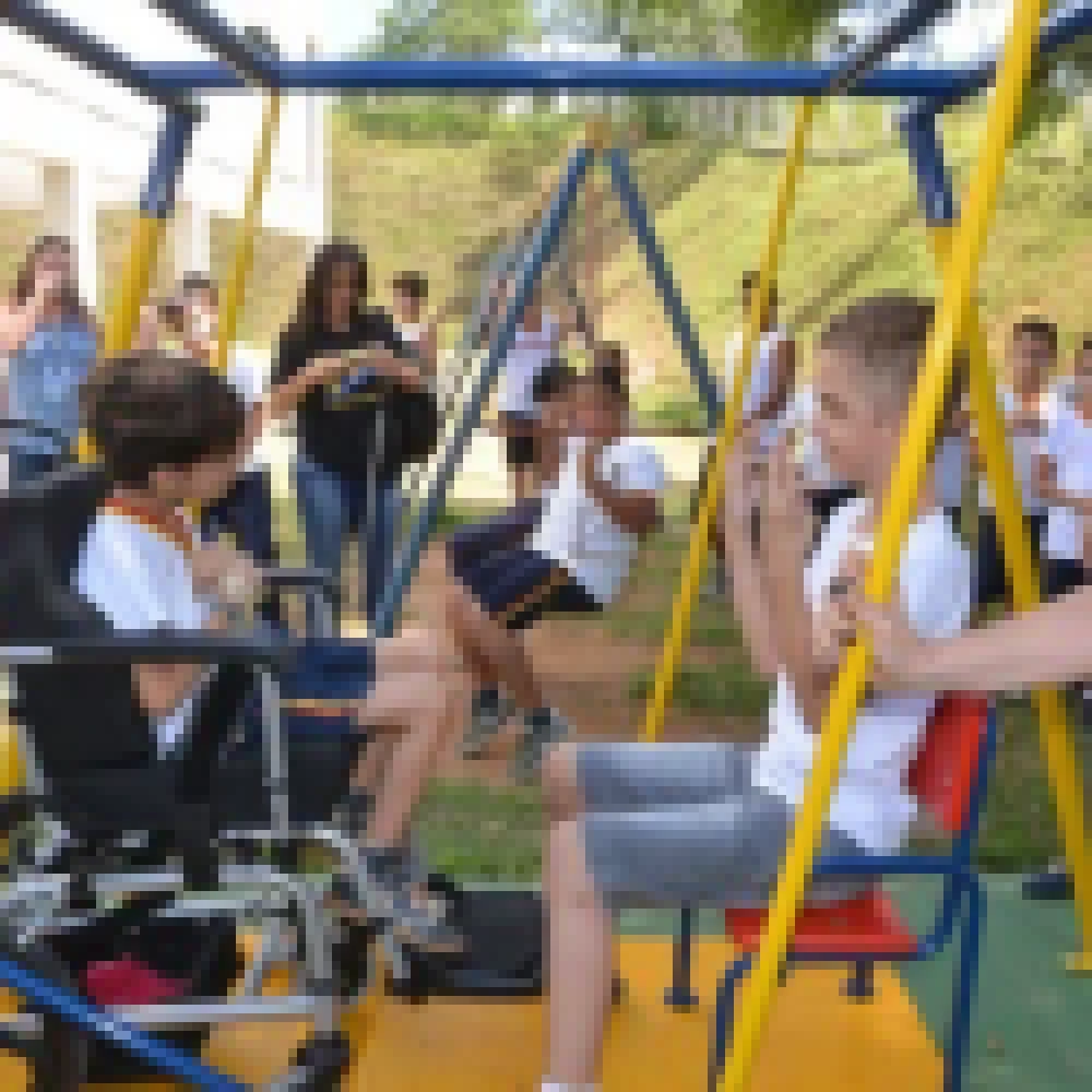 Playground Inclusivo Ã© inaugurado na EM â€œMilton Leite de Oliveiraâ€�