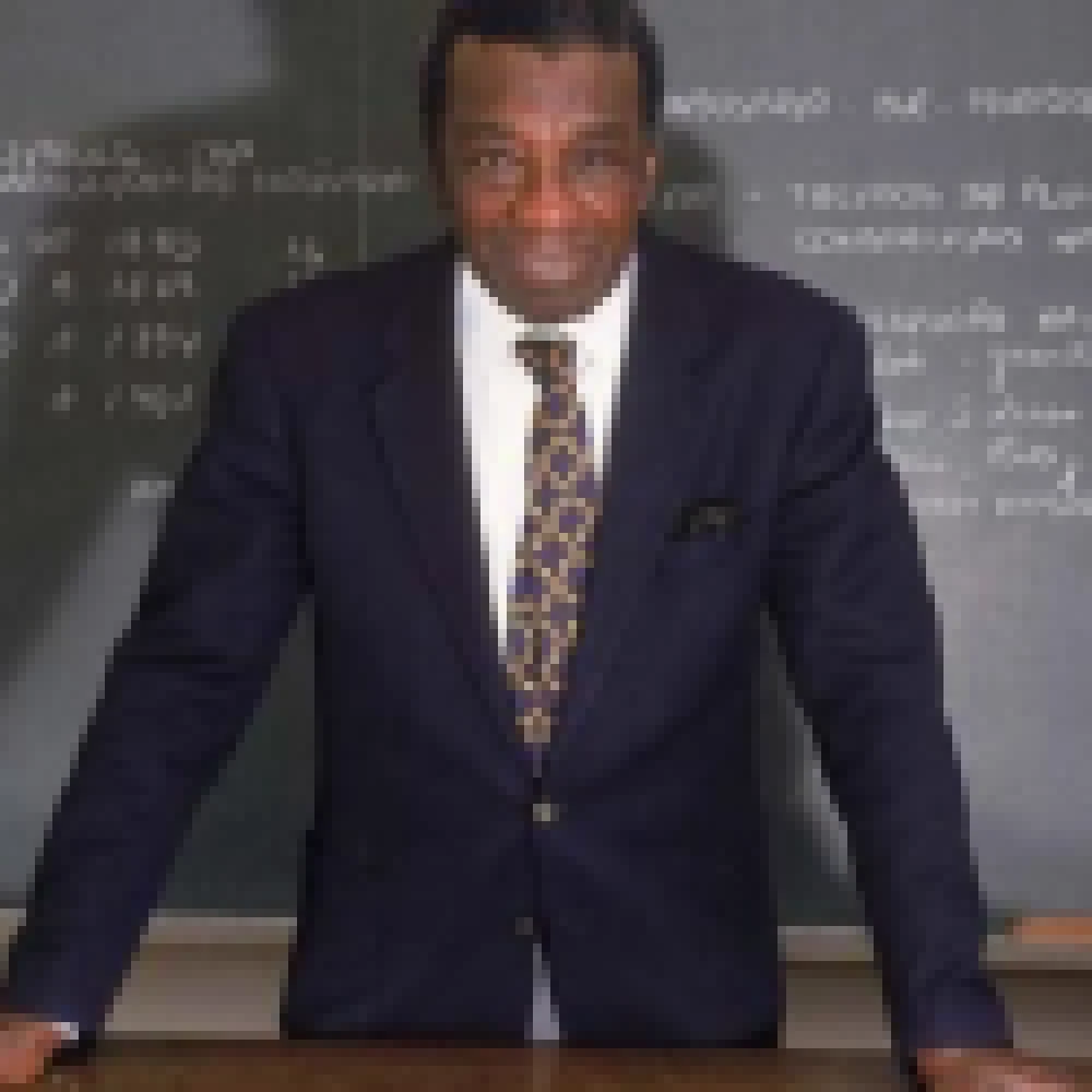 Publicada lei que homenageia o geÃ³grafo Milton Santos