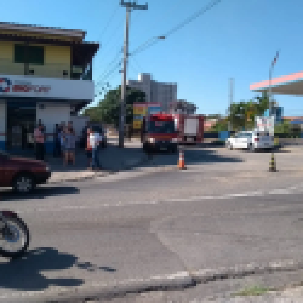 GATE Ã© acionado para desativar bomba em posto de combustÃ­veis na Vila Helena