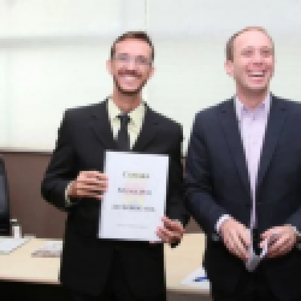 Presidente da CÃ¢mara Municipal dÃ¡ posse a suplente de vereador do PMDB