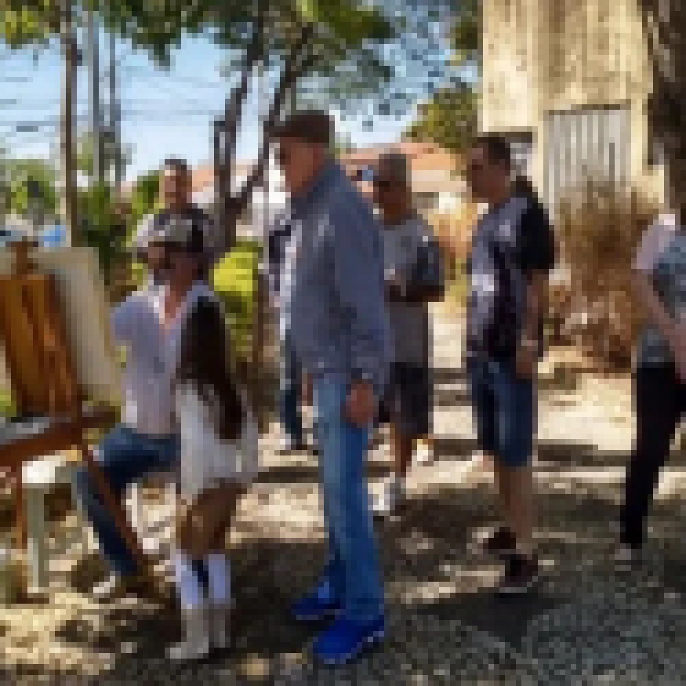 Artistas de Sorocaba e regiÃ£o expÃµem obras na PraÃ§a Pio XII