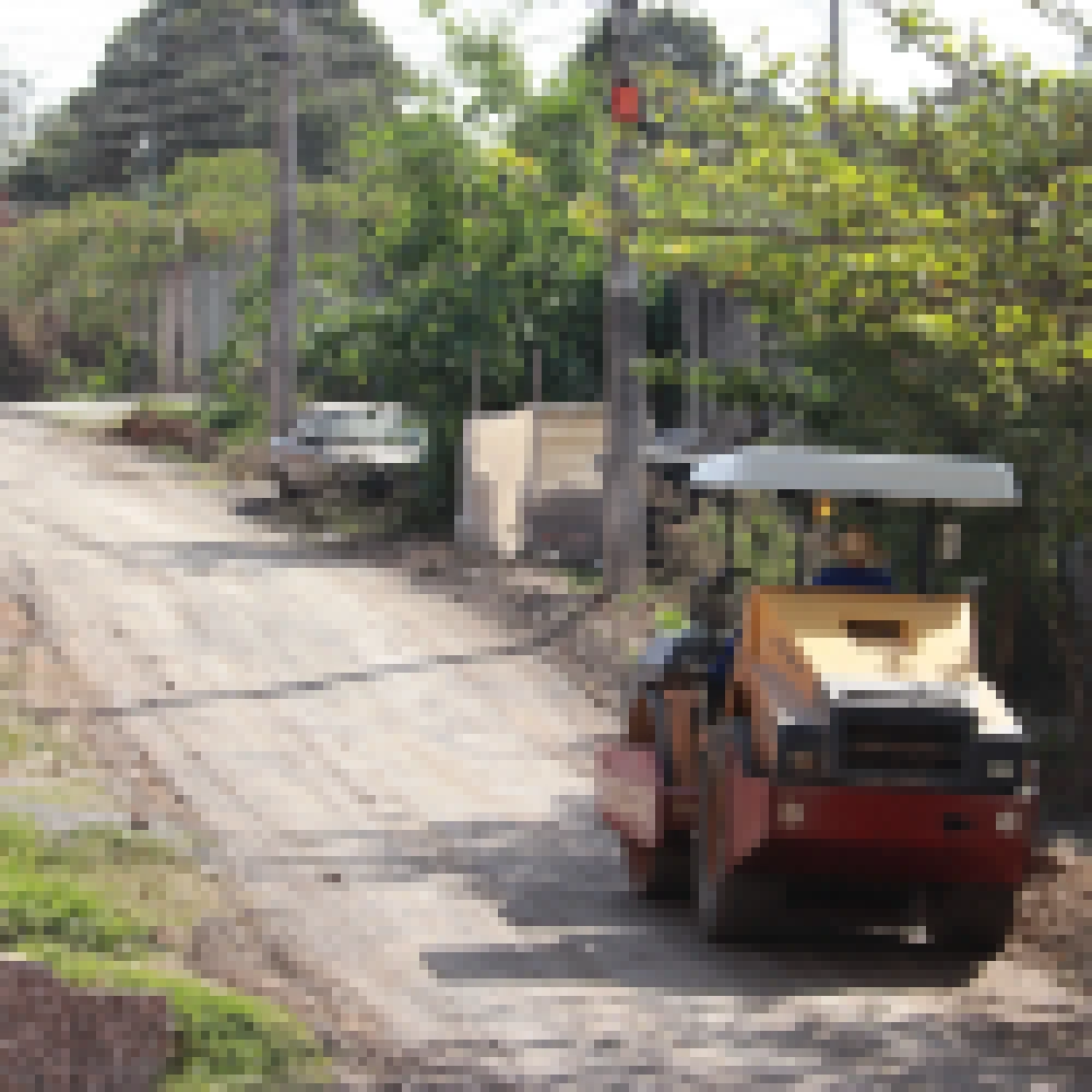 Prefeitura realiza serviÃ§os de manutenÃ§Ã£o em ruas de terra no Jardim Marli