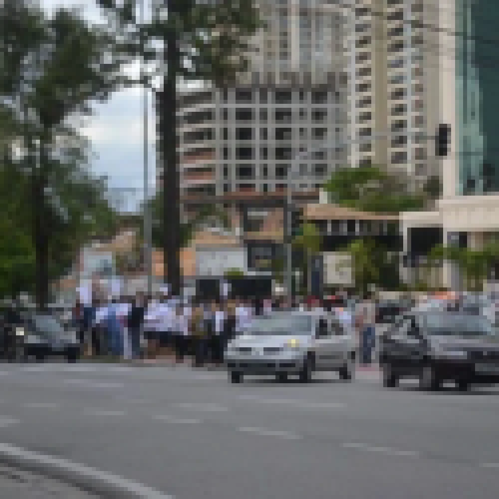 Parentes e Amigos fazem manifestaÃ§Ã£o para pedir justiÃ§a pela morte de mÃºsico