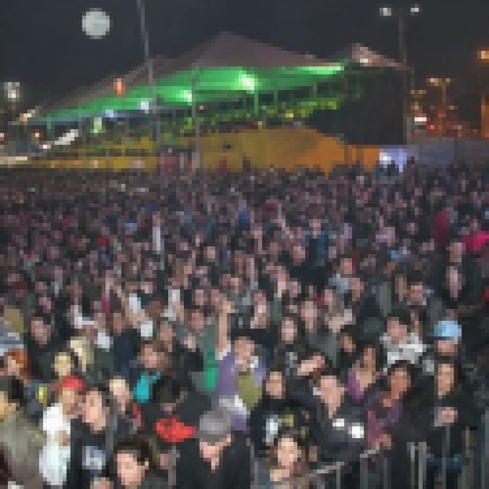 Veja imagens da noite de ontem, com show do CPM 22, na Festa Junina de Votorantim