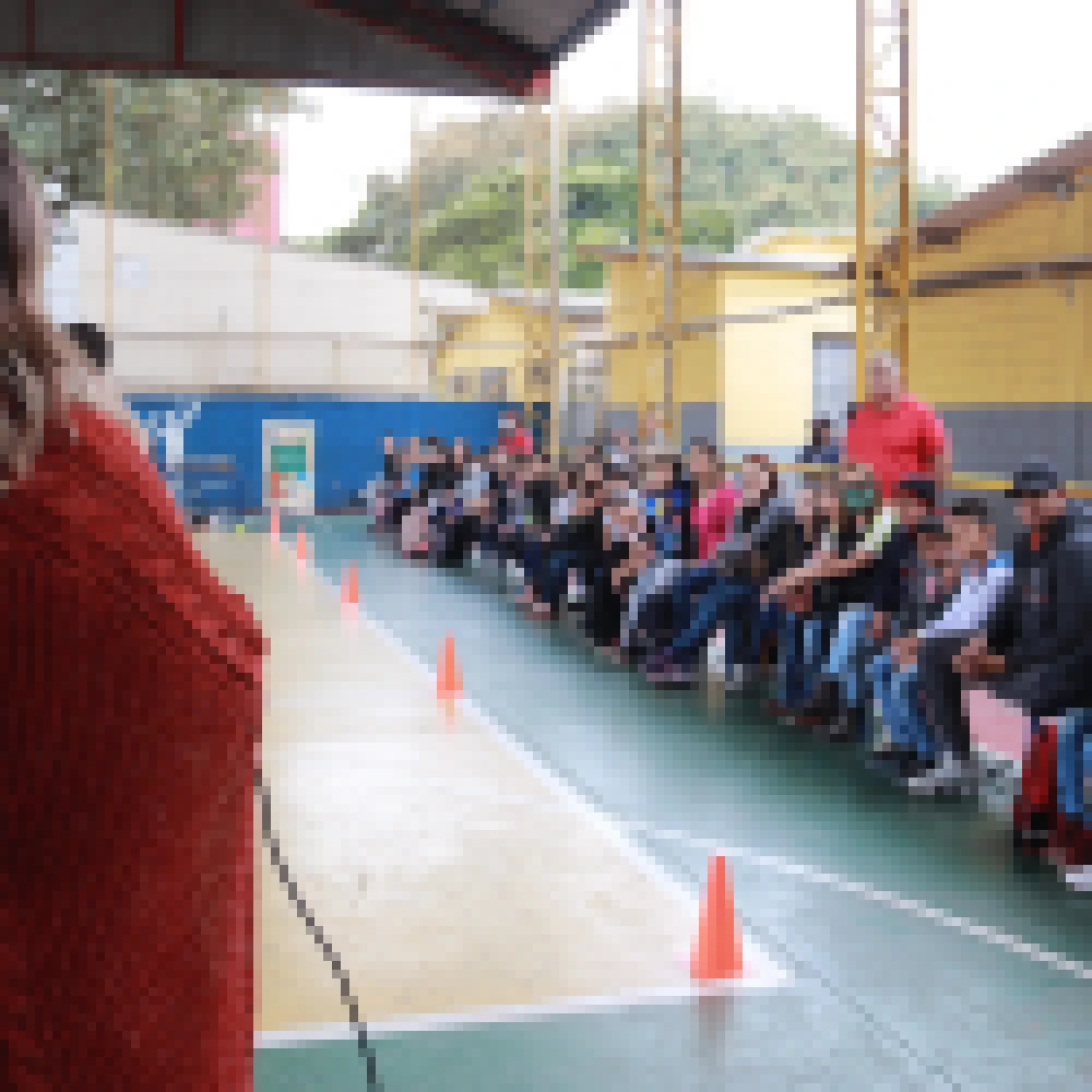 Alunos da rede pÃºblica municipal tÃªm aula inaugural de skate pelo projeto â€œEu Pratico Esporte Educacional Escolarâ€�