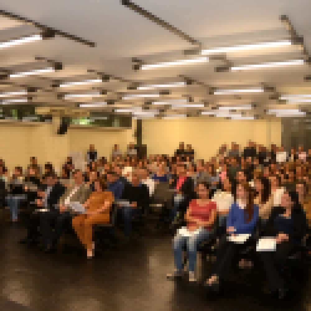 Missa em AÃ§Ã£o de GraÃ§as preenche o PaÃ§o Municipal com amor e gratidÃ£o