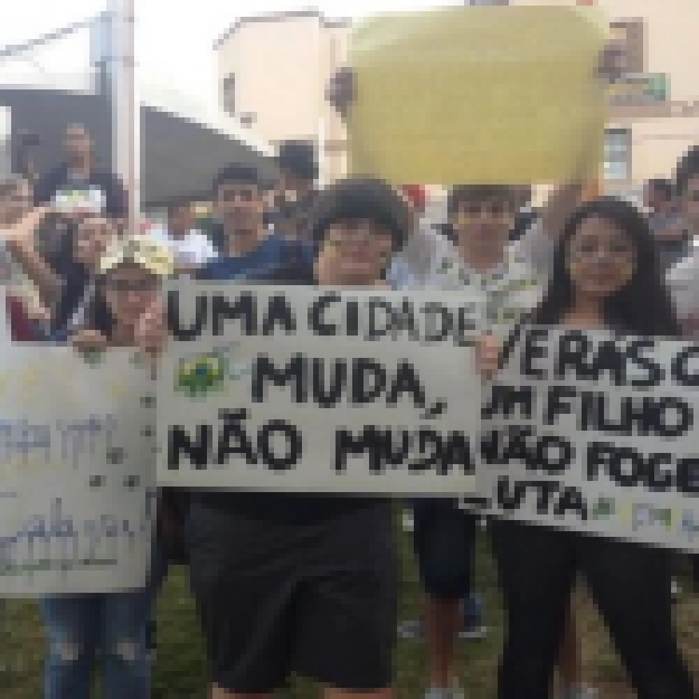 Acompanhe as imagens da ManifestaÃ§Ã£o que estÃ¡ ocorrendo hoje em Sorocaba