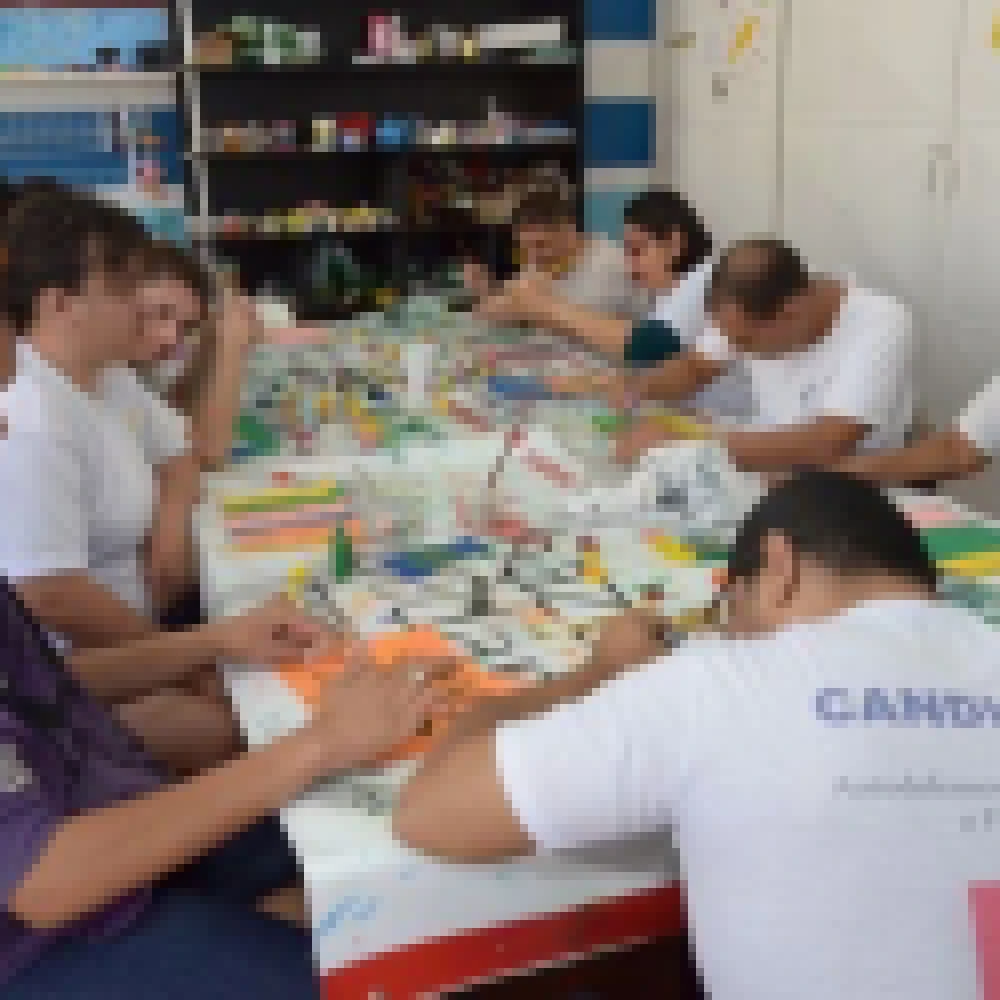 Colaboradores e atendidos da APAE Sorocaba  homenageiam os 49 anos da instituiÃ§Ã£o