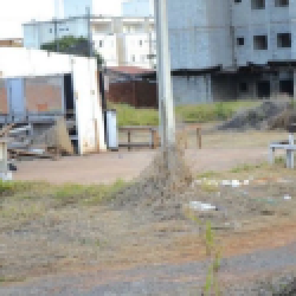Sonho vira pesadelo e prÃ©dios abandonados causam preocupaÃ§Ã£o no Jardim BetÃ¢nia