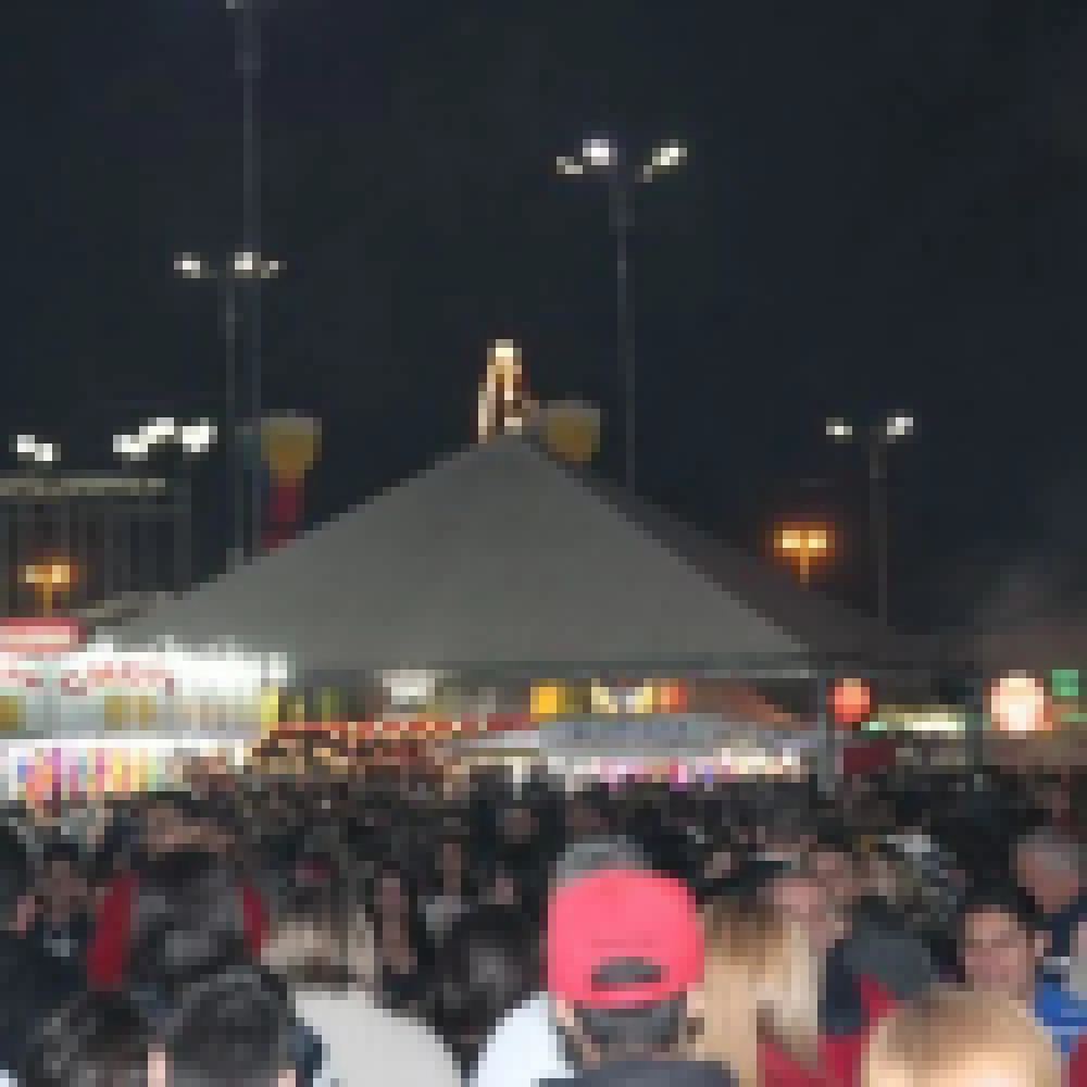 Veja imagens da noite de ontem, com show do CPM 22, na Festa Junina de Votorantim