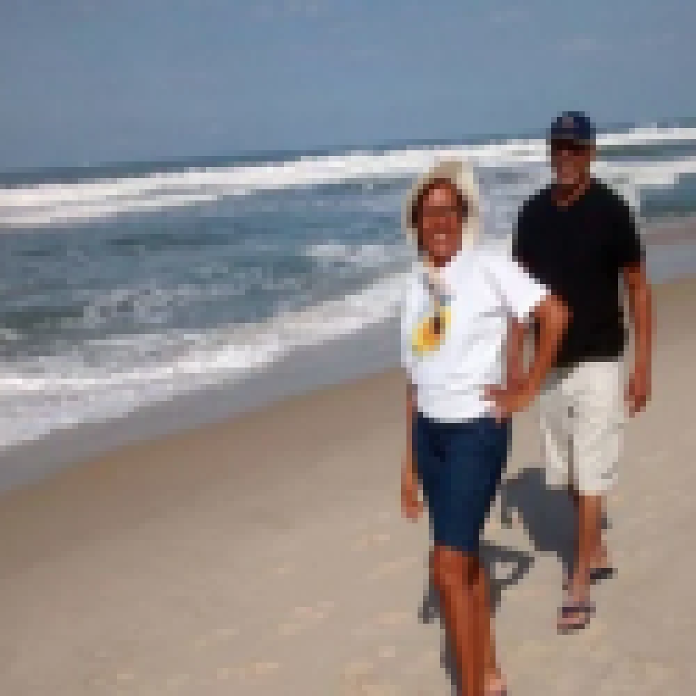 ApÃ³s 54 anos de namoro, casal ainda troca presentes na data comemorativa