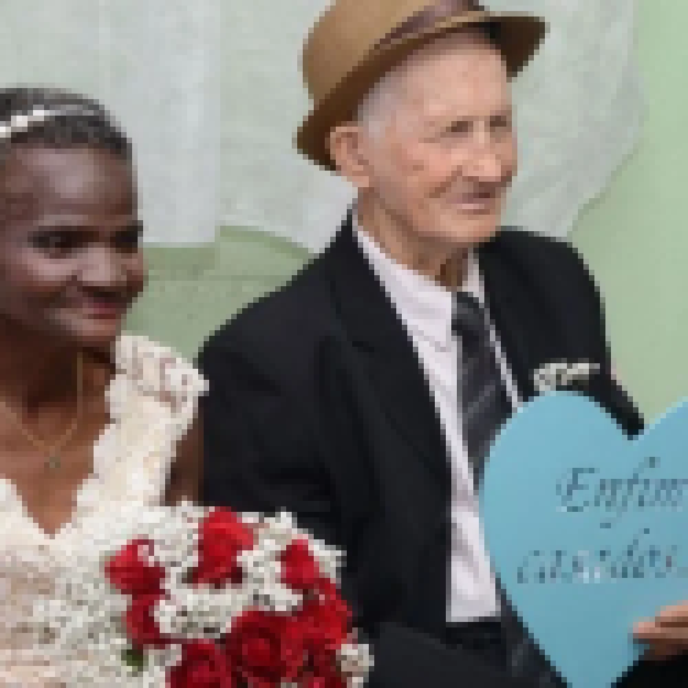 UBS Aparecidinha faz festa de casamento para idosos