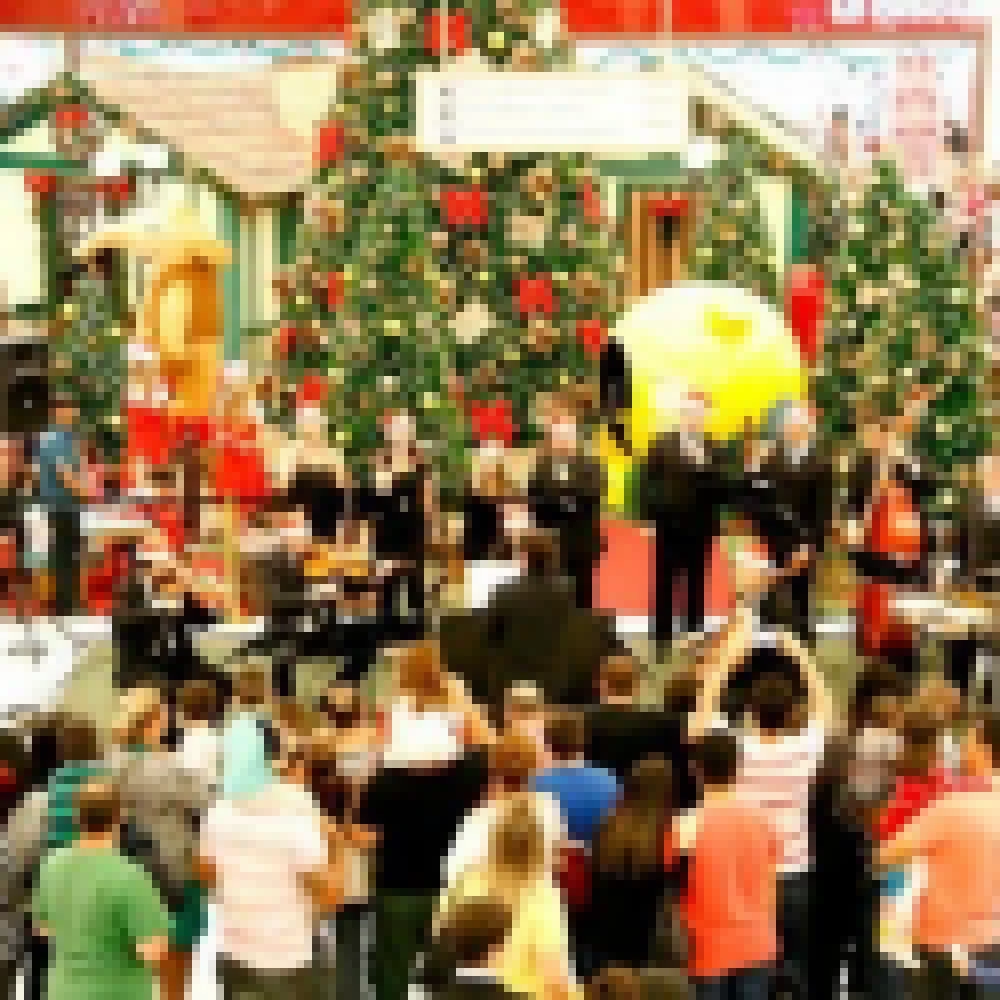 20 mil pessoas participam da festa de chegada do Papai Noel ao Iguatemi Esplanada