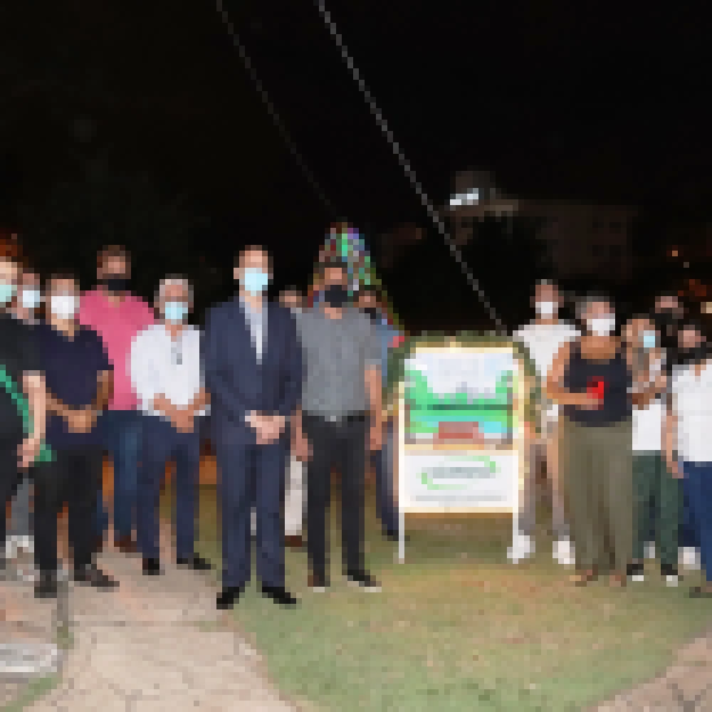 Prefeitura aciona iluminaÃ§Ã£o de Natal no Parque Kasato Maru