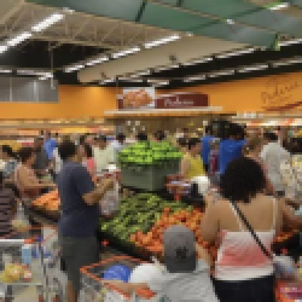 InauguraÃ§Ã£o do Supermercado Tauste na Zona Norte supera expectativas