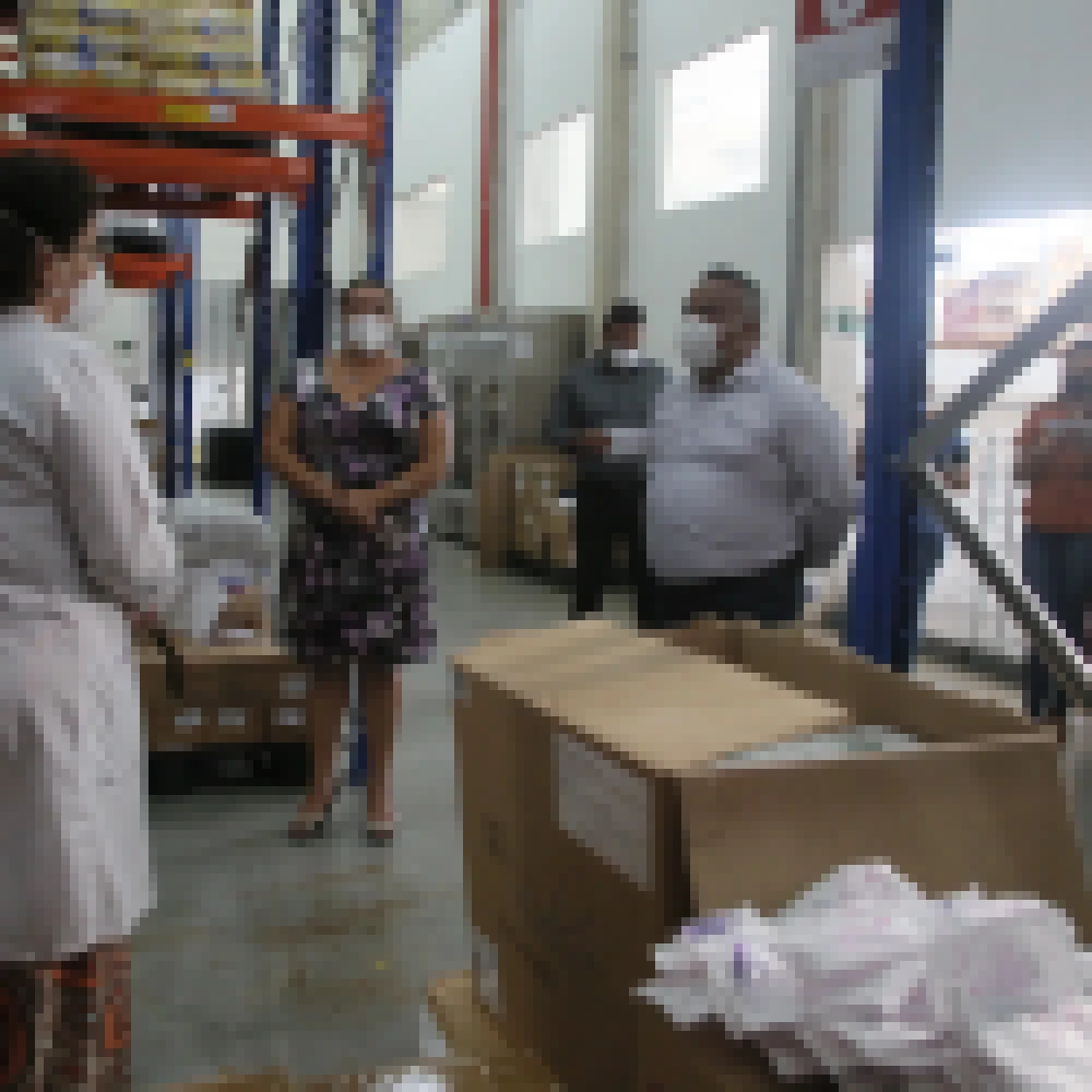 Presidente da CÃ¢mara realiza vistoria sobre vacina na Central de Abastecimento FarmacÃªutico