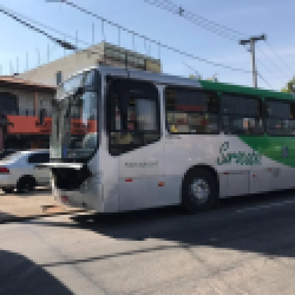 Ã”nibus da Consor pega fogo e precisa ser substituÃ­do na avenida Itavuvu