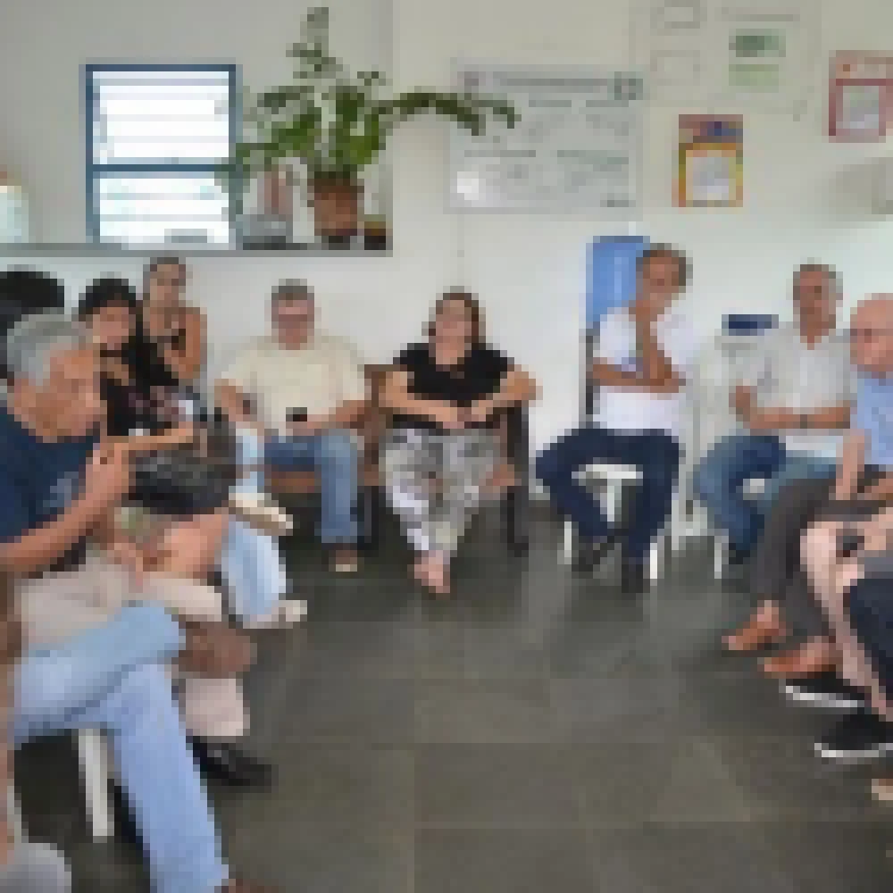 Equipes da Prefeitura se reÃºnem com moradores do Piazza di Roma