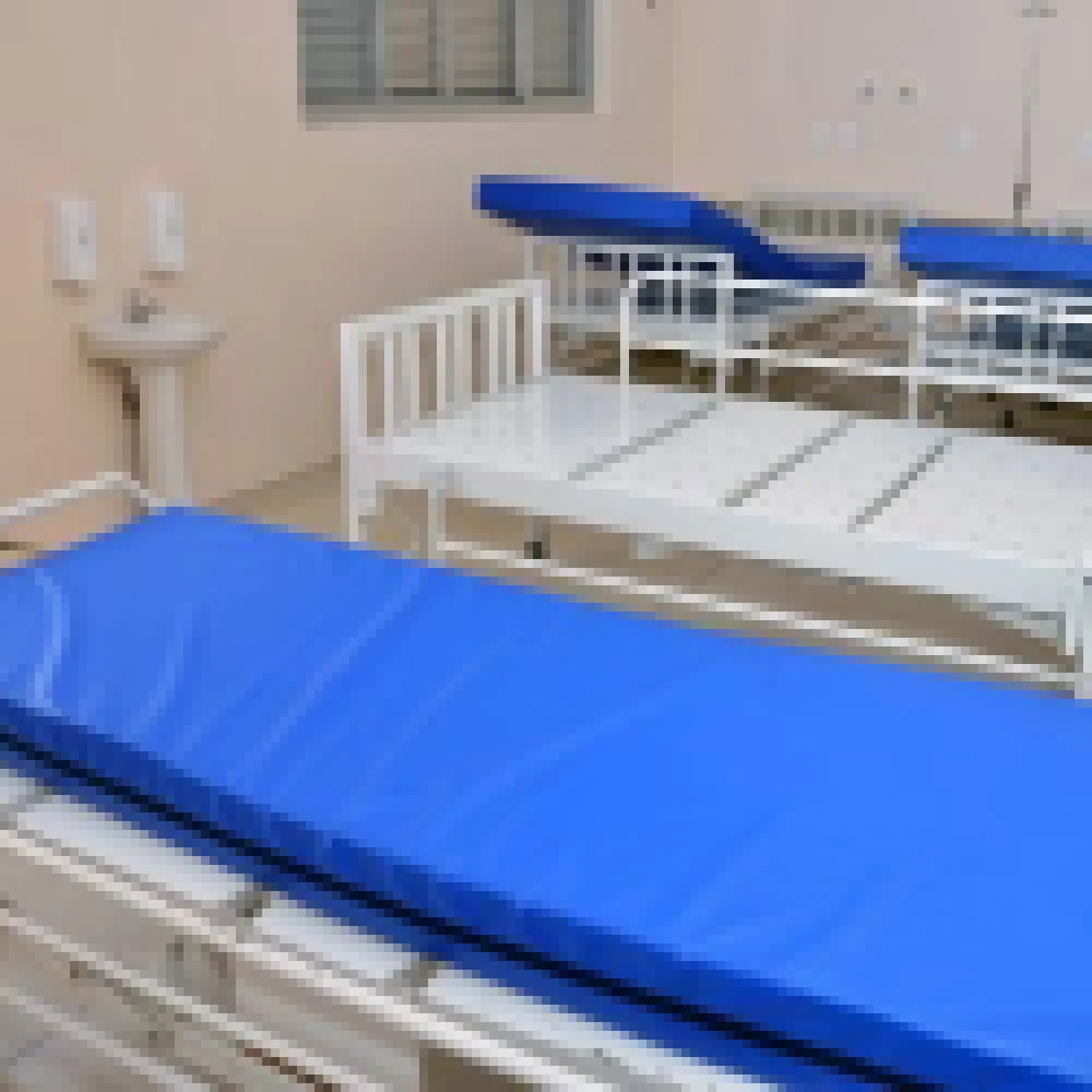 Vistoria na Santa Casa: 31 leitos vazios e pacientes no corredor