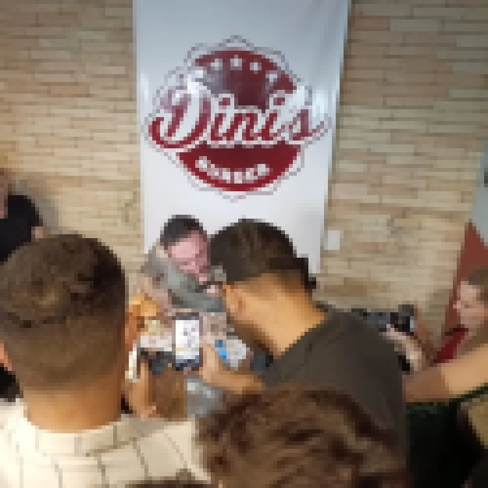 DINI'S BURGUER (10).jpeg
