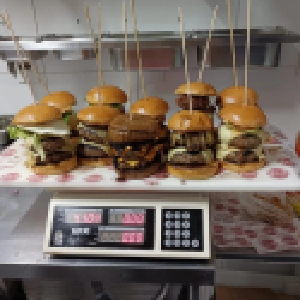 DINI'S BURGUER (3).jpeg
