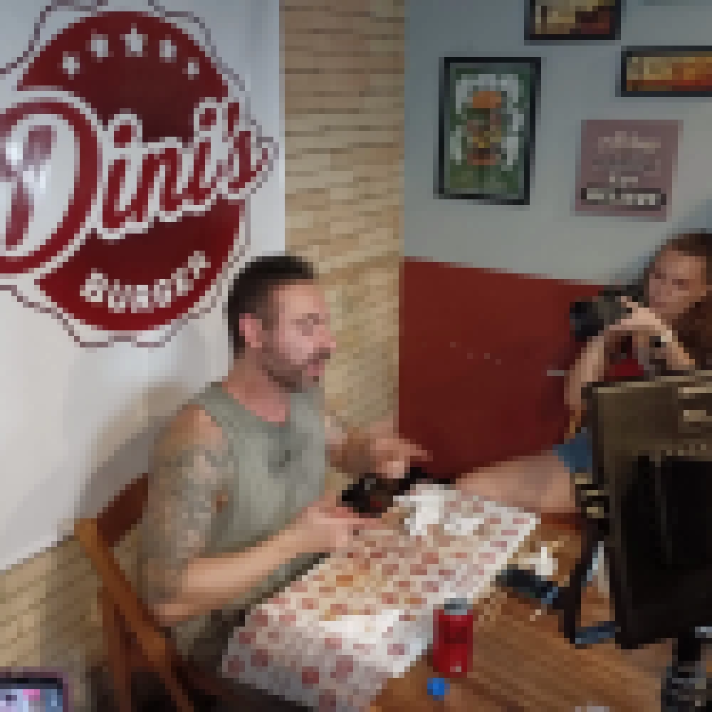 DINI'S BURGUER (8).jpeg