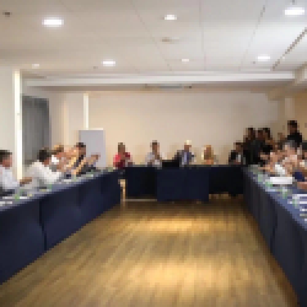 Tarcísio de Freitas se reúne com prefeitos das 27 cidades da Região Metropolitana de Sorocaba