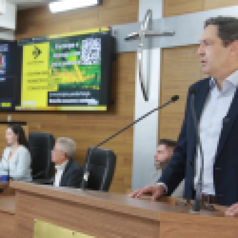 Deputado Luiz Philippe de Orleans e Bragança critica reforma tributária em palestra na Câmara de Sorocaba