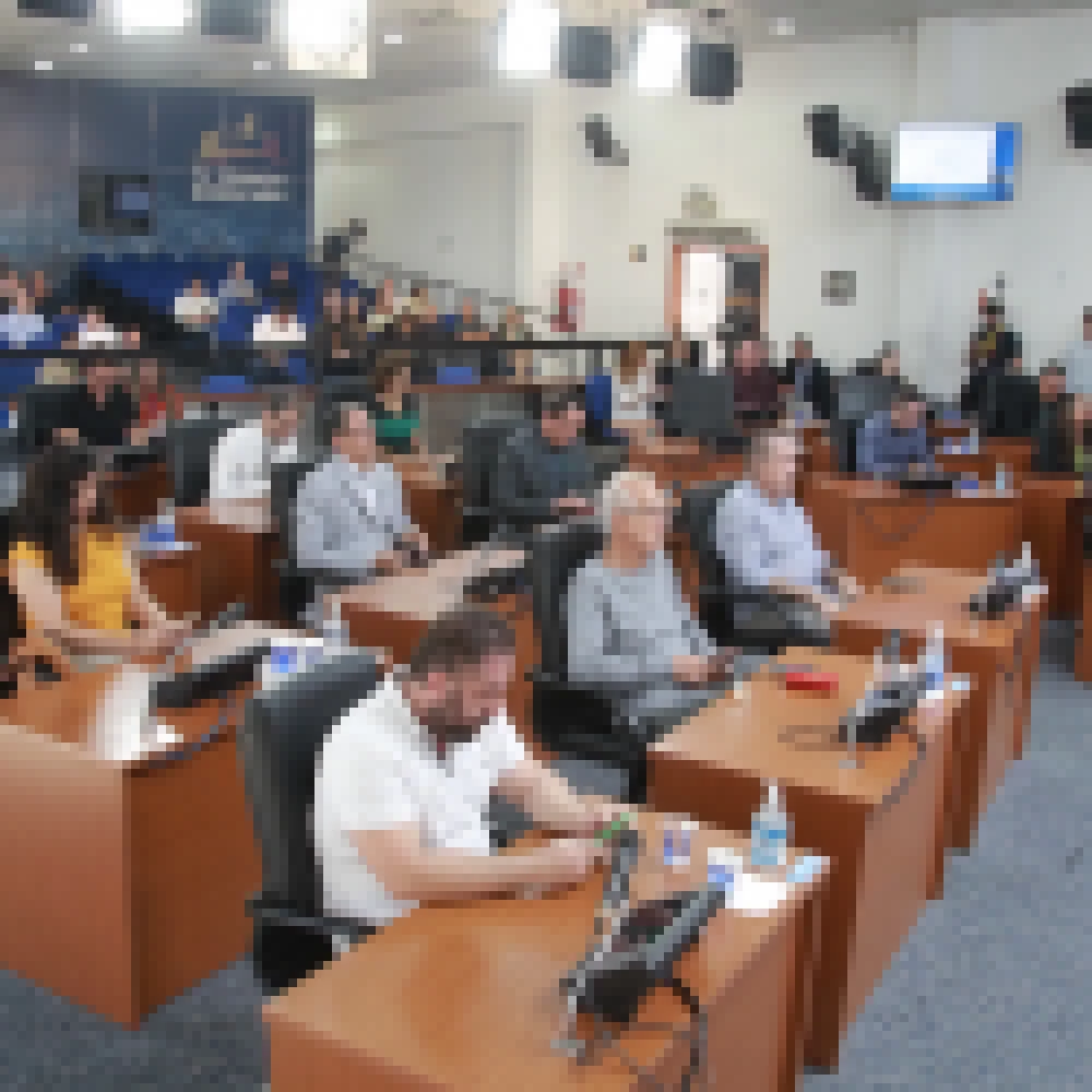 Deputado Luiz Philippe de Orleans e Bragança critica reforma tributária em palestra na Câmara de Sorocaba